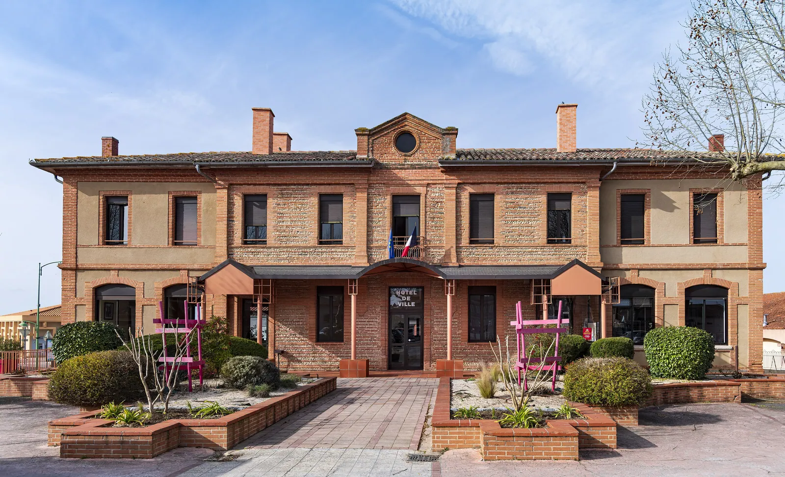 Vue aérienne de Castelmaurou et des coteaux nord-est toulousain