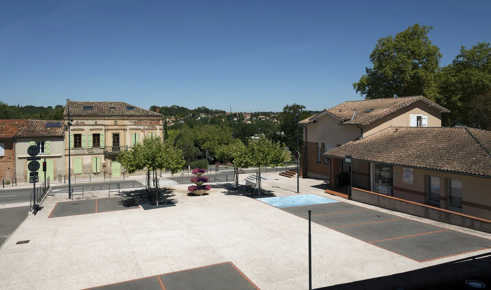 Vue aérienne de Montrabé, commune familiale à l'Est de Toulouse